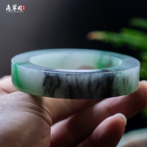 水墨辣綠翡翠烏雞手鐲